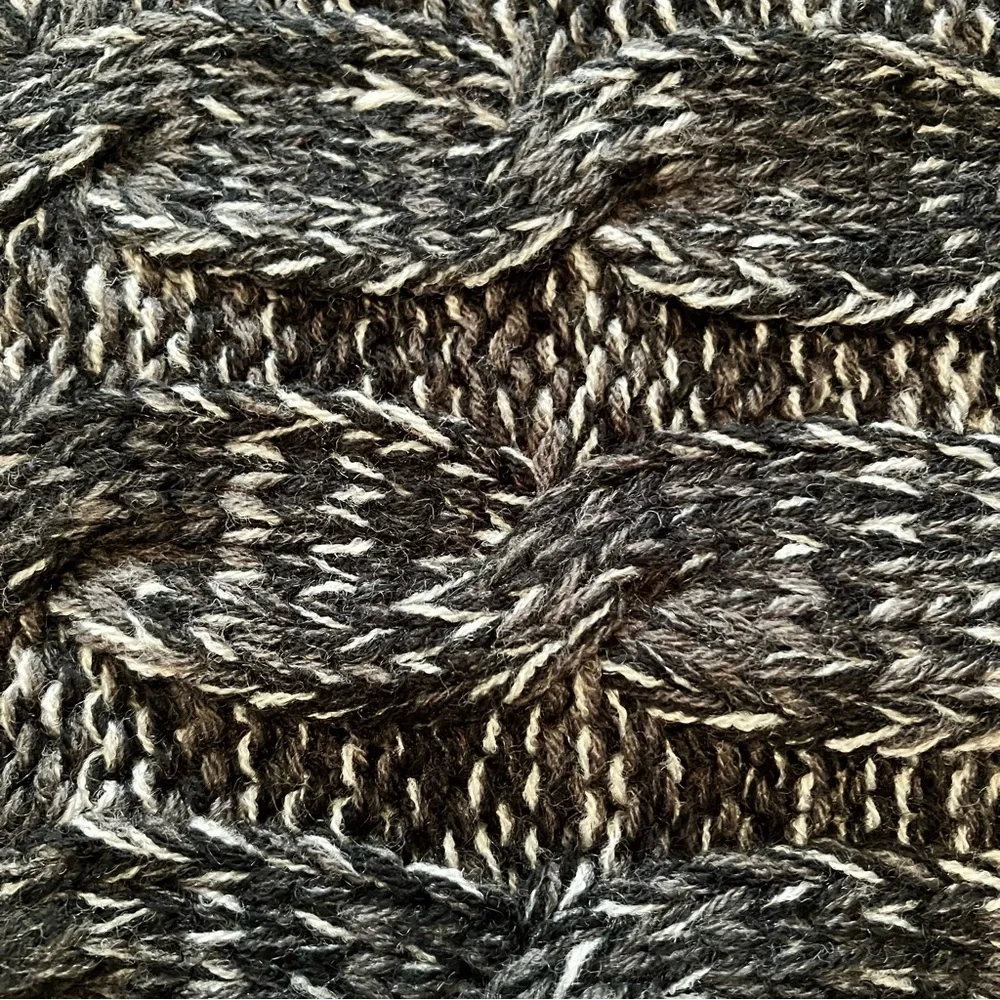 Woolrich Black and Gray Marled Cable Knit Scarf